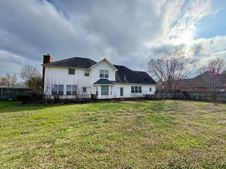 3834 E Chadwick Dr — Photo 3
