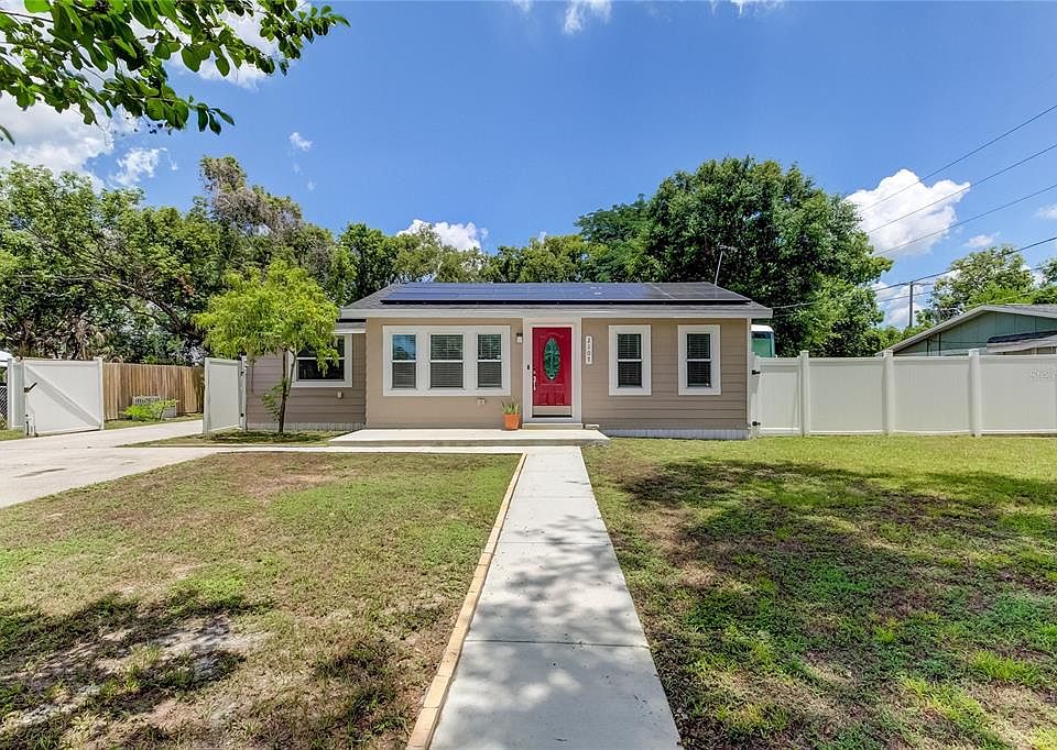 1st image of 2107 W SKAGWAY AVENUE