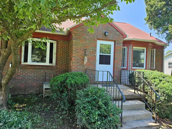 1517 W Kimberly Rd, Davenport, IA 52806