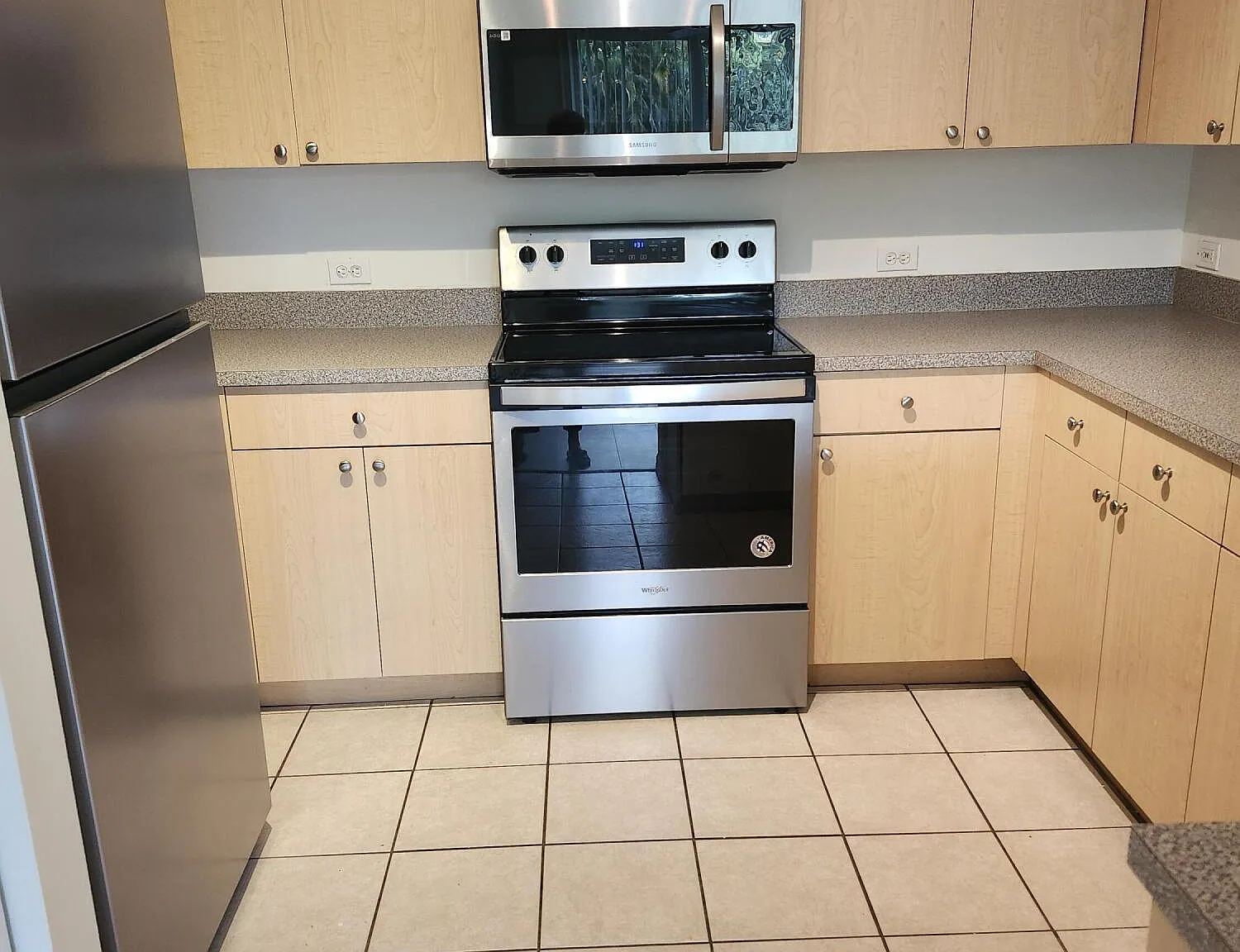 2 bed, 2.0 bath, 1074 sqft, $2,300 — Photo 2