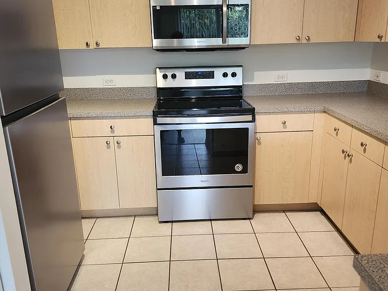 1009 Villa Ln — Photo 2