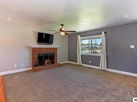 3rd image of 670 E Greenbrae Dr