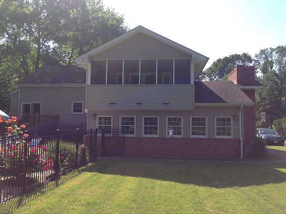 4 season porch off fam rm
