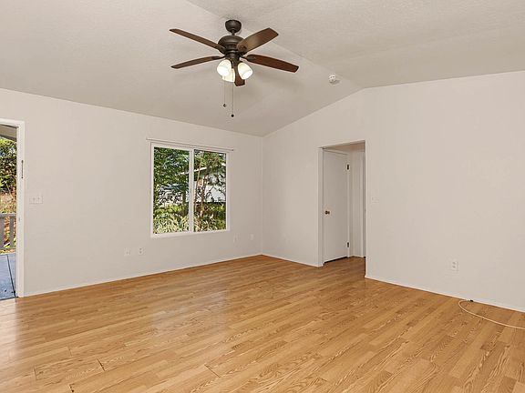 4th image of 15-2048 9th Ave
