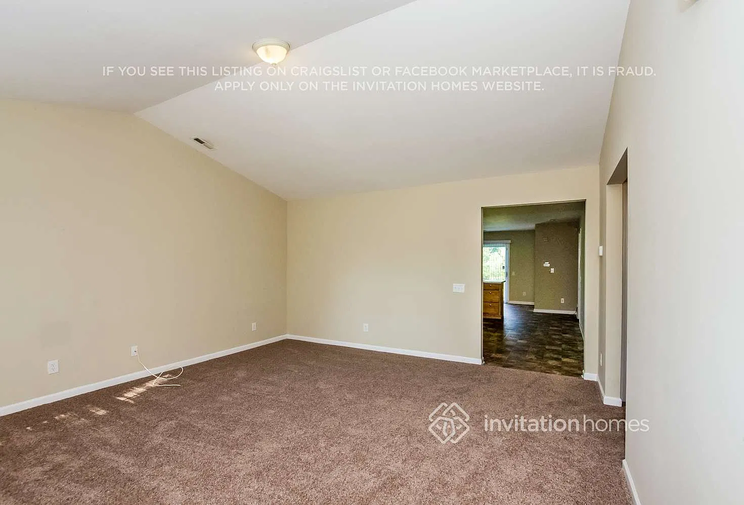 1533 Crandon Dr Charlotte, NC 28216 — Photo 4