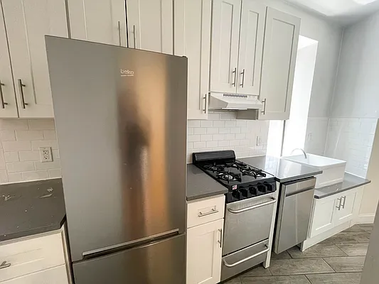 Rented by City Connections Realty | media 37