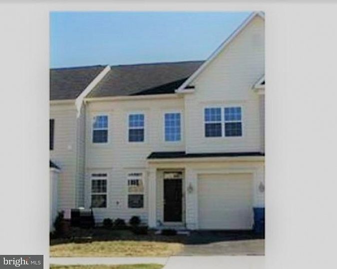 1st image of 302 Quinton Oaks Cir