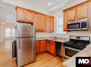 3554 N Hermitage Ave #2, Chicago, IL 60657