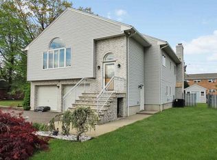 10A Henry St, Moonachie, NJ 07074