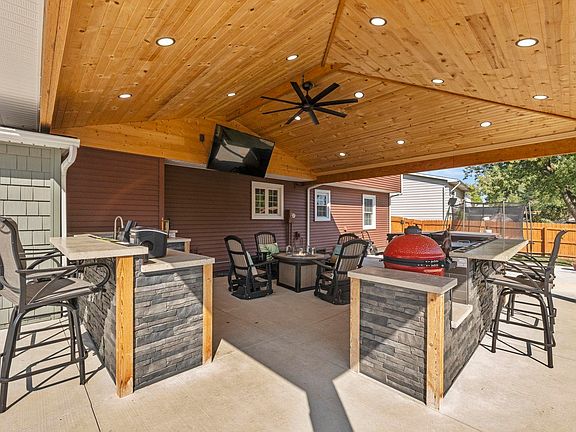 5th image of 3112 Arrowwood Dr