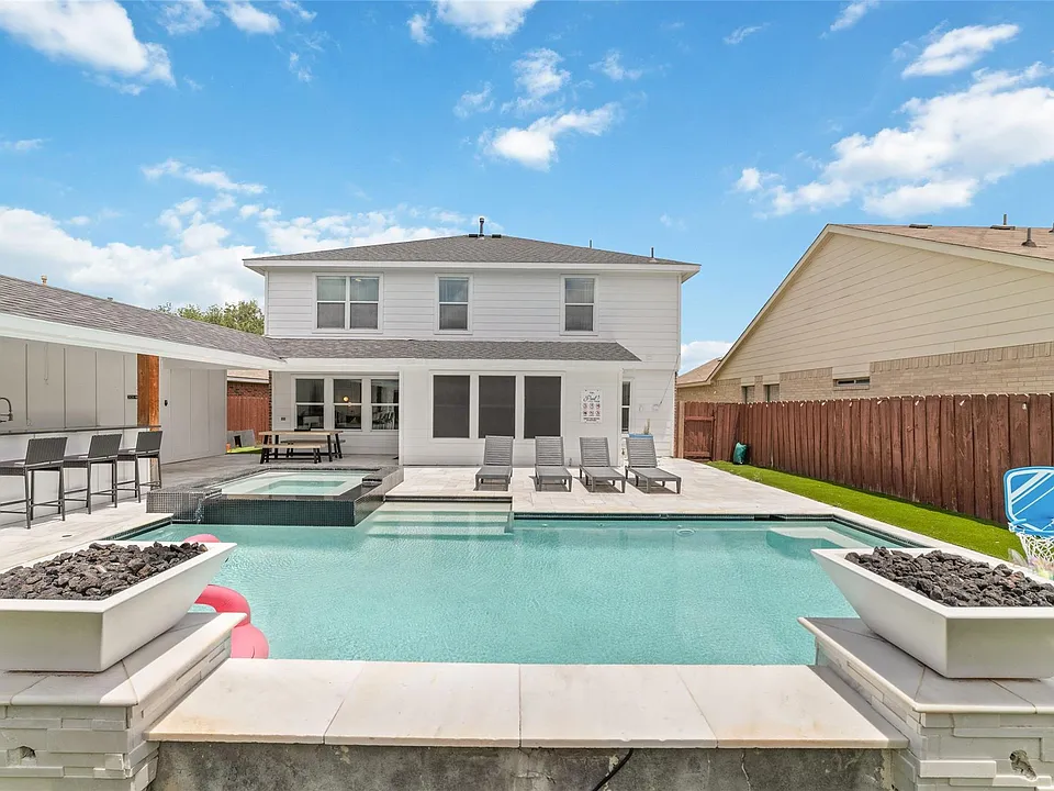 21115 Birchbank Ln