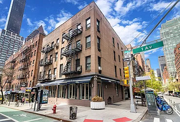 905 First Avenue in Turtle Bay
