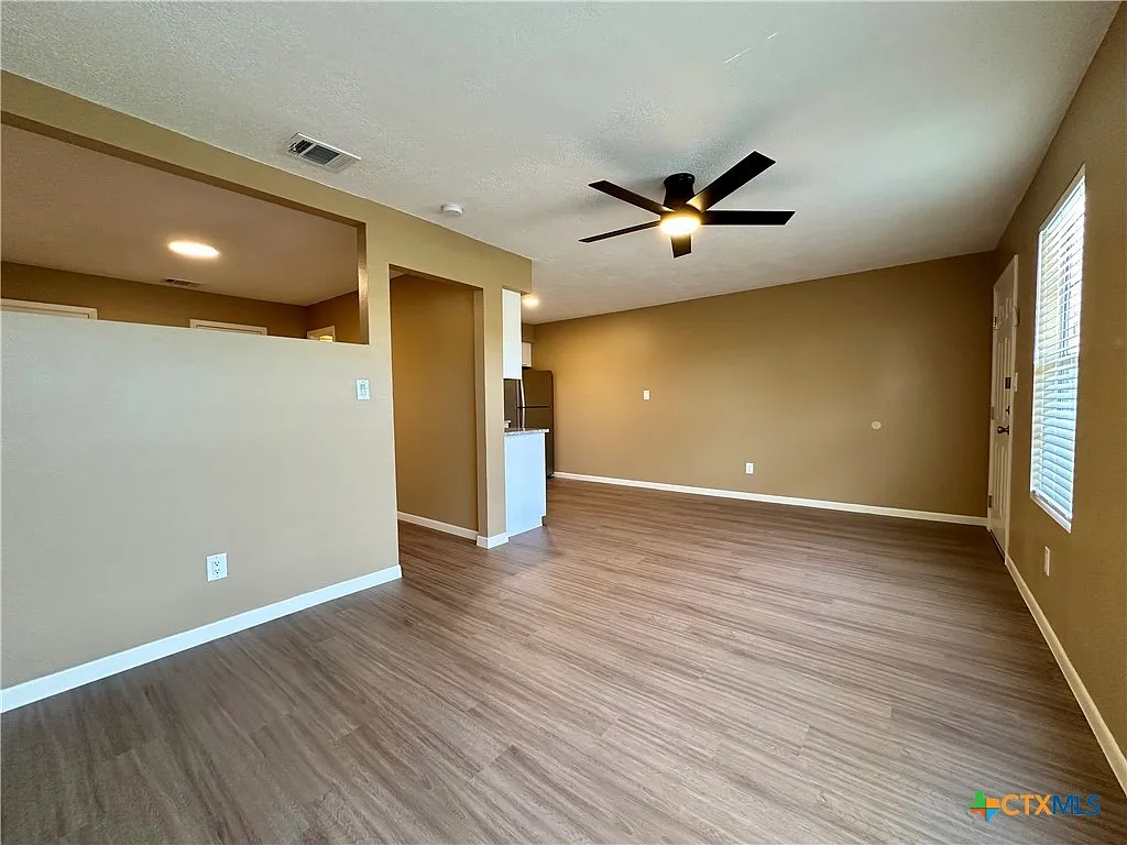 1 bed, 1.0 bath, 550 sqft, $925 — Photo 3