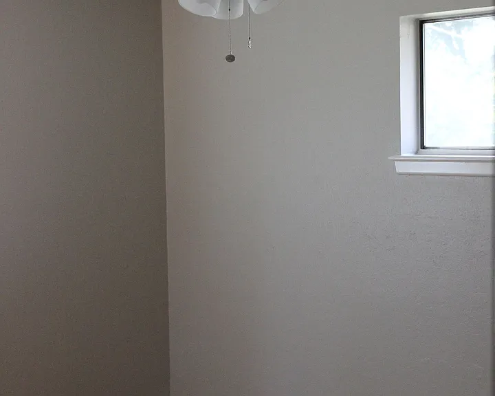 2346 Hillsboro Ave — Photo 5