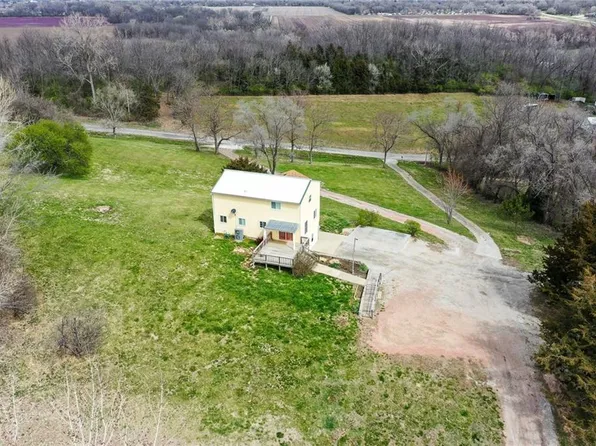750 SW Keck Ln, Saint Joseph, MO 64504