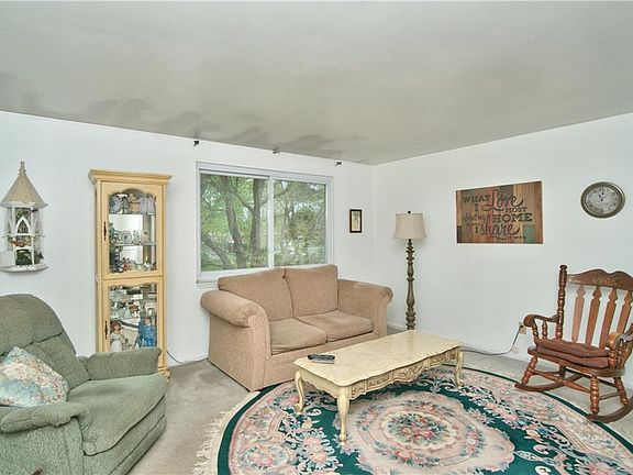 3rd image of 9442 Shenandoah Dr