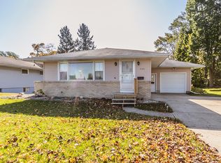 366 W 28th St, Holland, MI 49423
