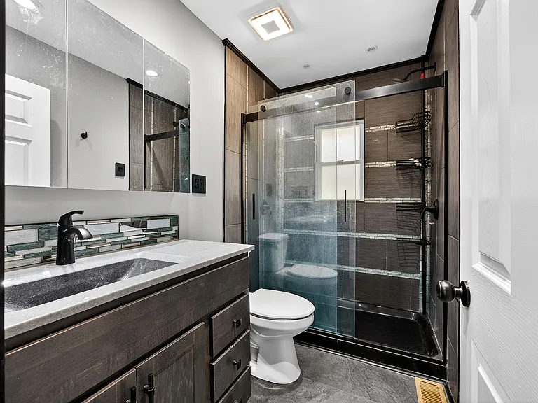 3320 Elm St — Photo 22