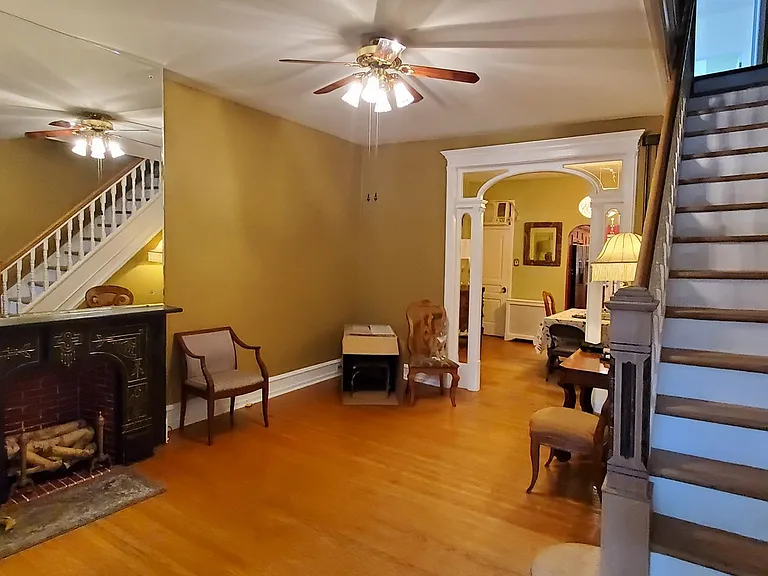 1033 Jackson St — Photo 6