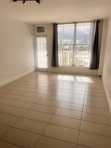 1300 Lincoln Rd Photo 1