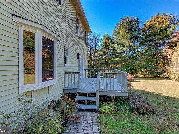 4th image of 804 Great Oak Ln