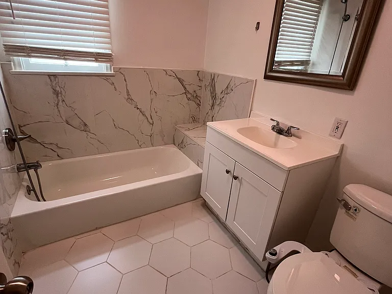 410 1/4 Shirley Pl — Photo 22