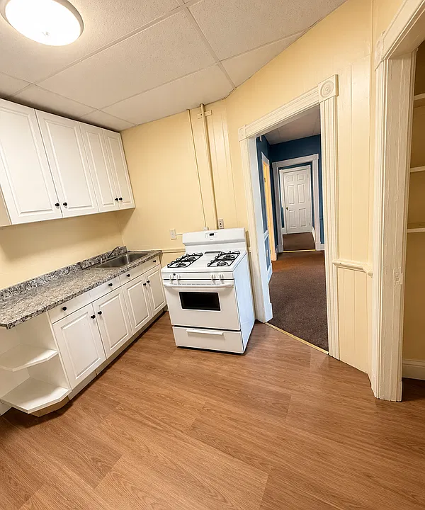 65 N Lake Ave #3