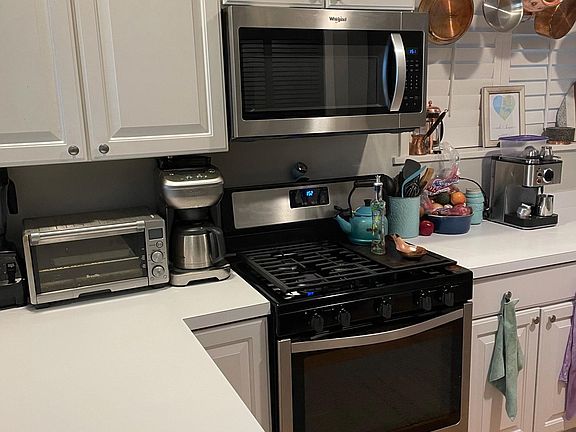 2nd image of 2650 N Burling St #1