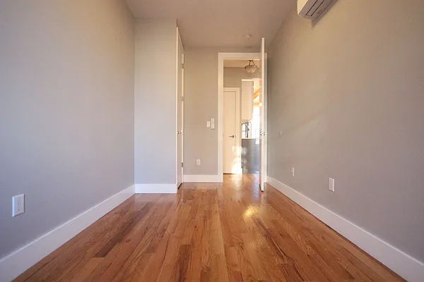Rented by Nooklyn NYC LLC | media 50