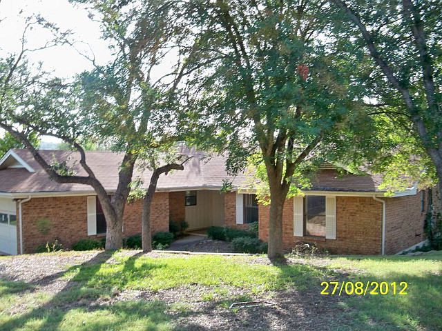 1st image of 215 Spanish Oak Ln