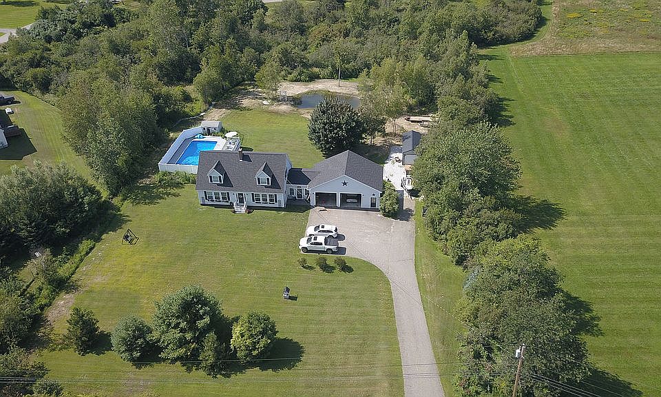 2nd image of 191 Old County Rd