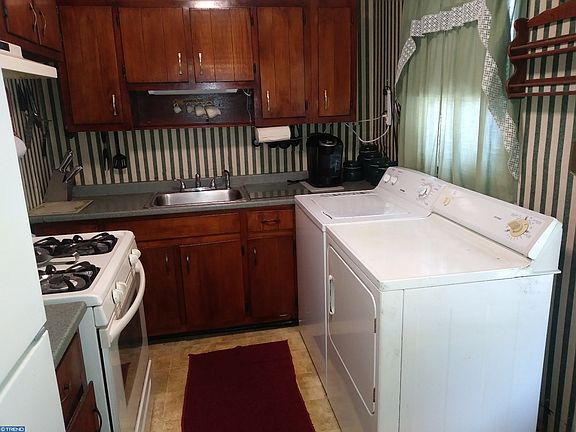 4th image of 7075 Parsons Ln