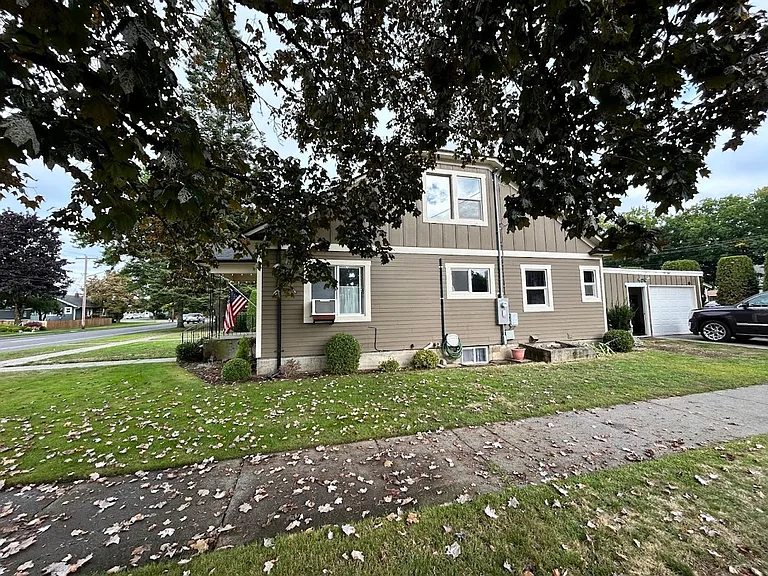 817 Grover St — Photo 20