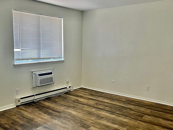 5th image of 608 2nd North St #1