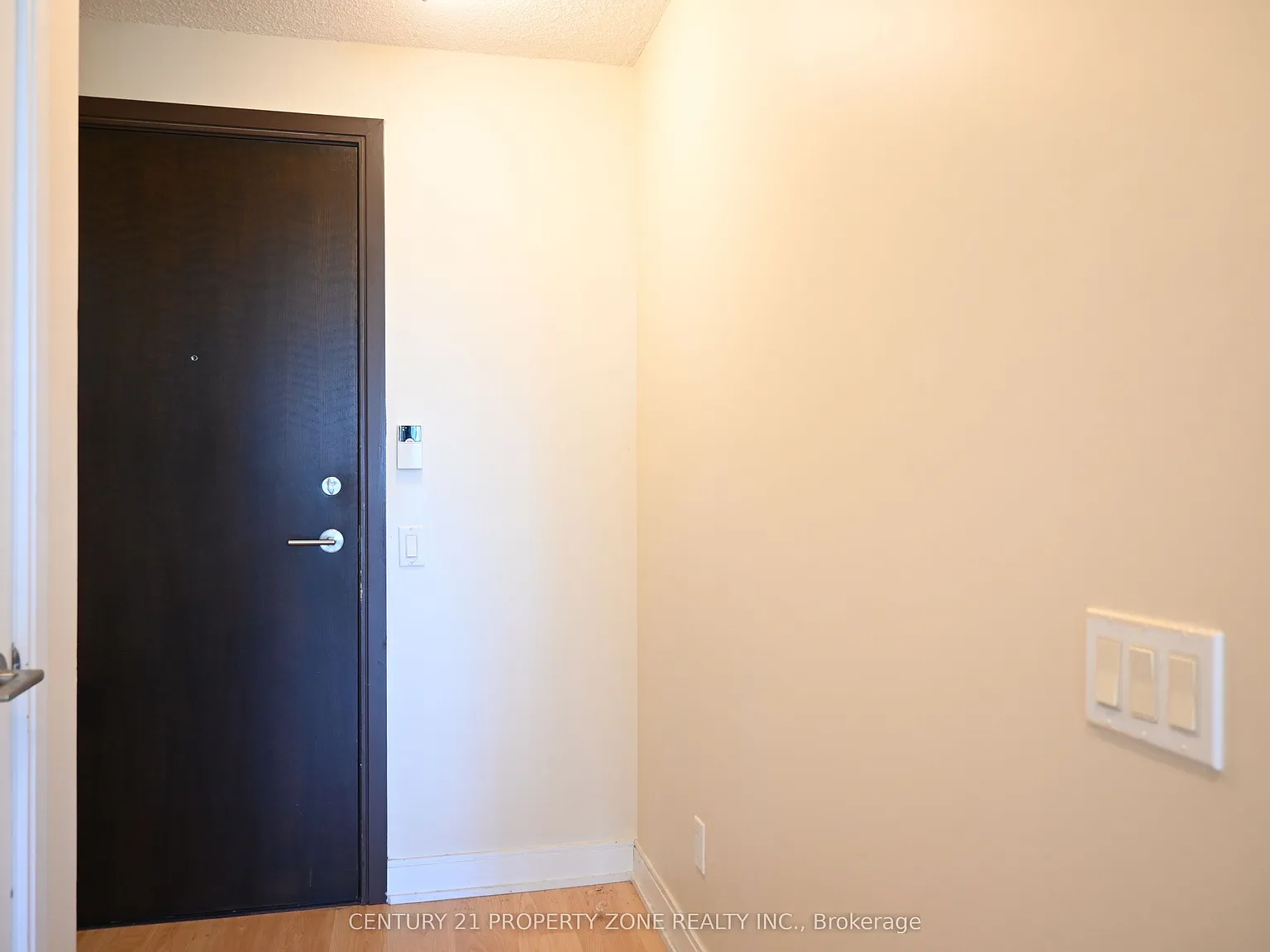 Nuvo At Essex Phase I — Photo 2