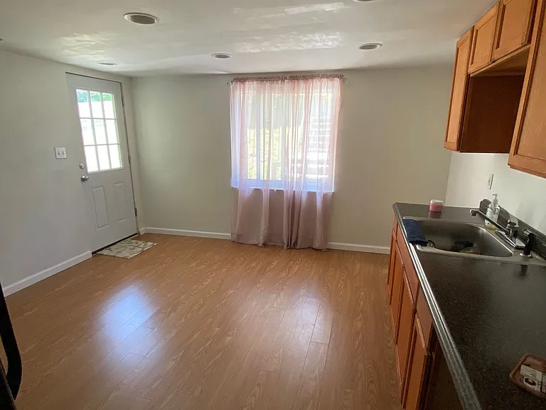 61 Pointview Rd #2 — Photo 47