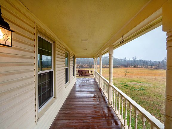 2nd image of 7668 Bradyville Pike
