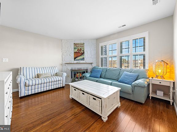 3rd image of 310 West Ave APT C-2