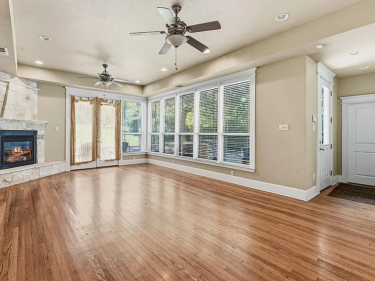 1305 Cometa St — Photo 8