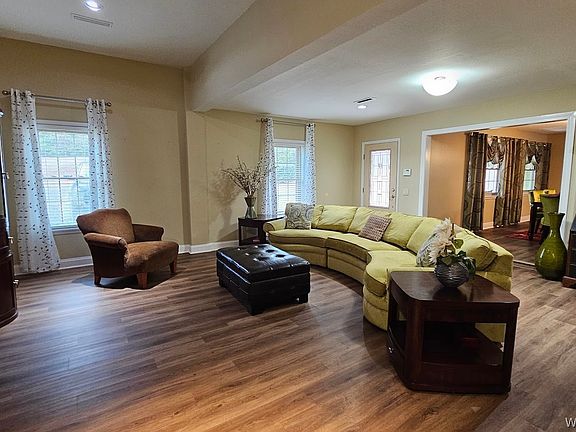 4th image of 1425 Lakeview Rd