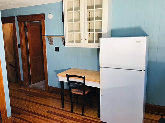 Desk area, both units