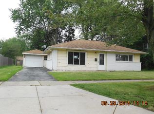 371 Blackhawk Dr, Park Forest, IL 60466