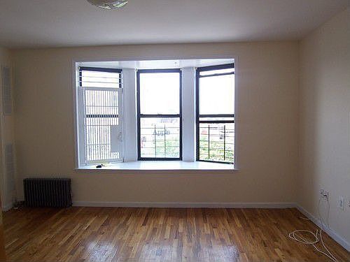 2nd image of 3810 Broadway APT 2I