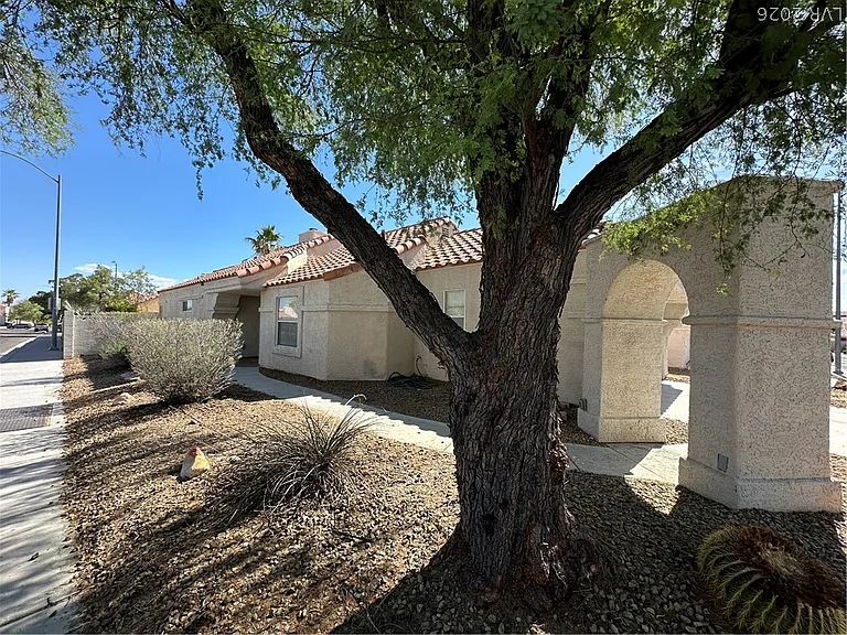 7872 Mount Whitney Cir — Photo 3