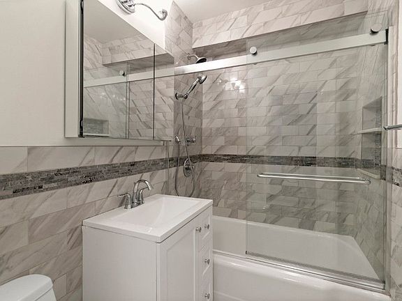 5th image of 251 E 51st St APT 2C