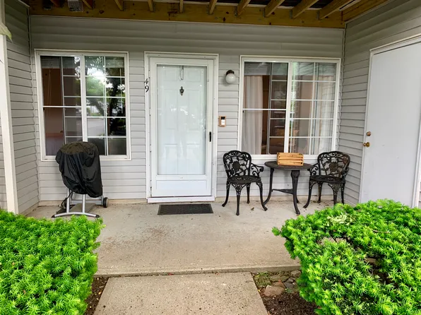 49 Village Green Rd, Bedminster, NJ 07921