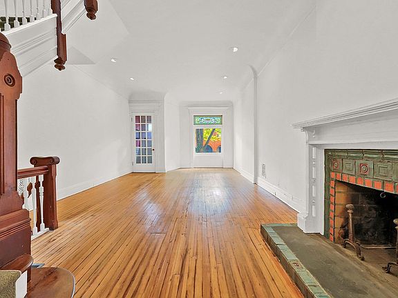4th image of 204 Saint James Pl Floor 2