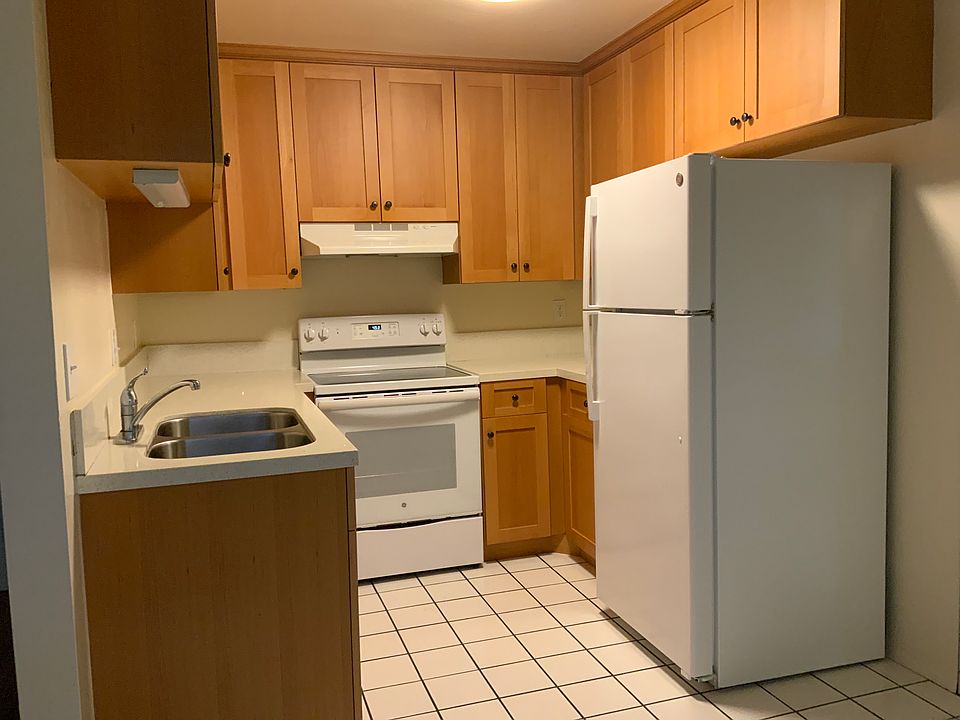 2nd image of 1348 Iris Ave #H