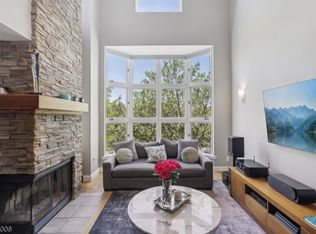 310 Hancock Ct, Edgewater, NJ 07020