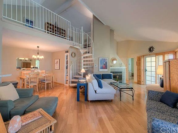 3rd image of 6638 Clybourn Ave Unit 46